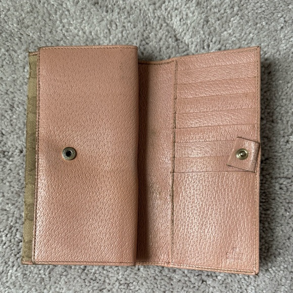 Gucci Monogram Wallet - Picture 4 of 12
